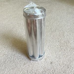 NEW AND IN ORIGINAL BOX. Pampered Chef Valtrompia Bread Tube-Flower